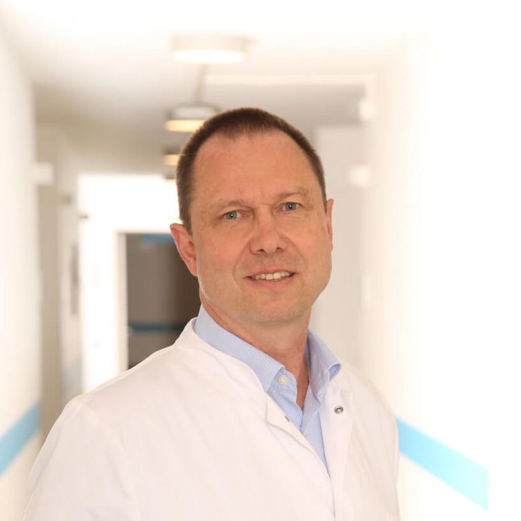 Dr. med. Burkhard Thomas